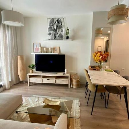 Nuevo Moderno Apartamento De Lujo セビリア エクステリア 写真