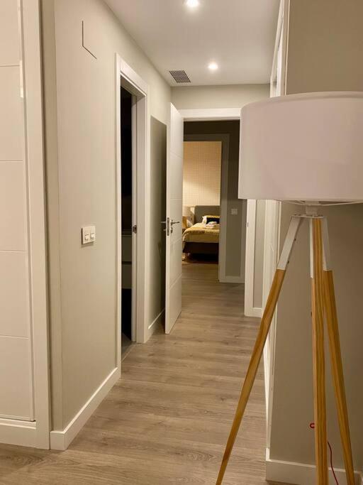 Nuevo Moderno Apartamento De Lujo セビリア エクステリア 写真