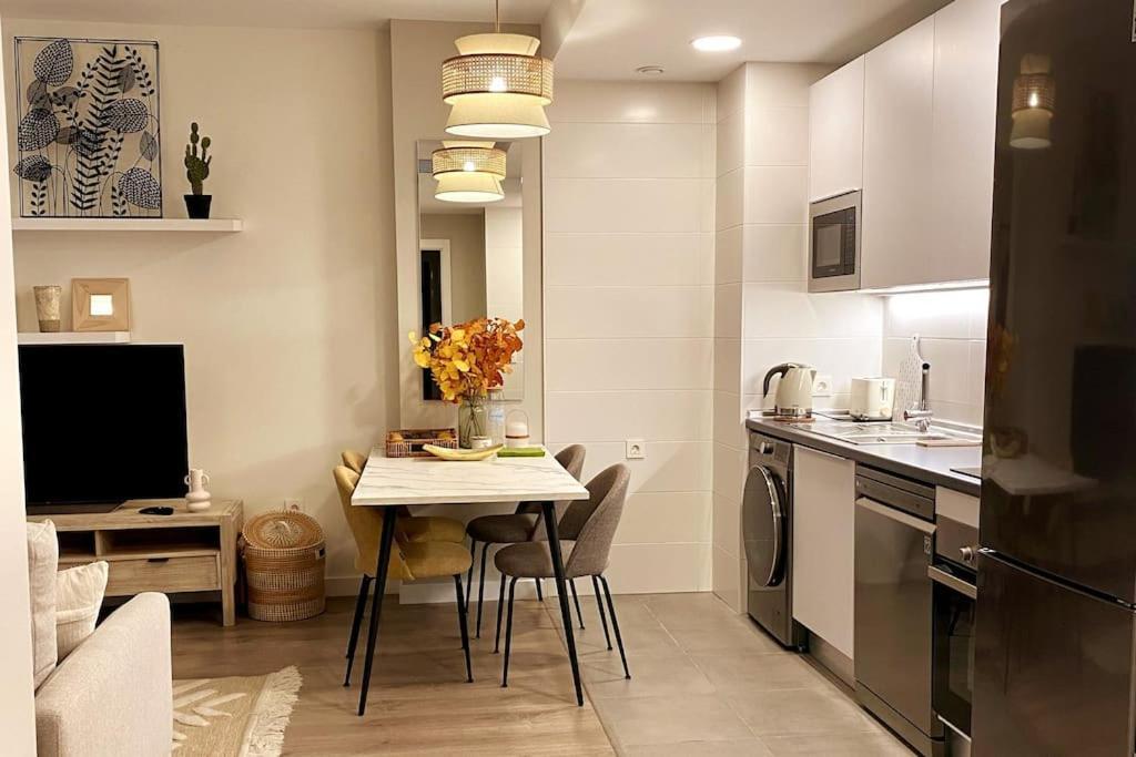 Nuevo Moderno Apartamento De Lujo セビリア エクステリア 写真
